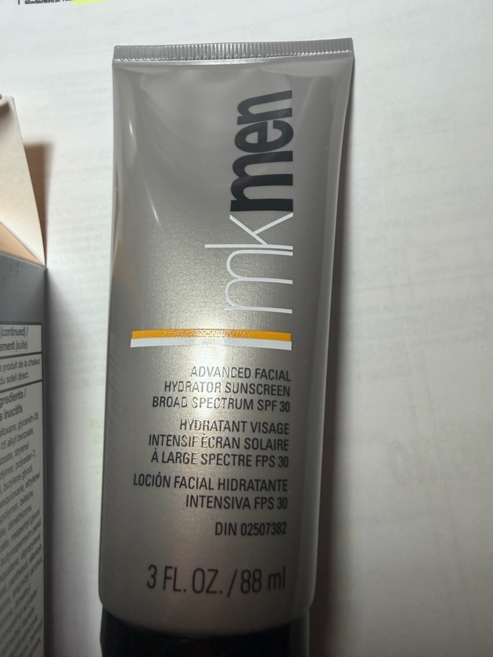 Clinique for Men Advanced Facial Hydrator SPF 30 - Silver and Yellow Accent